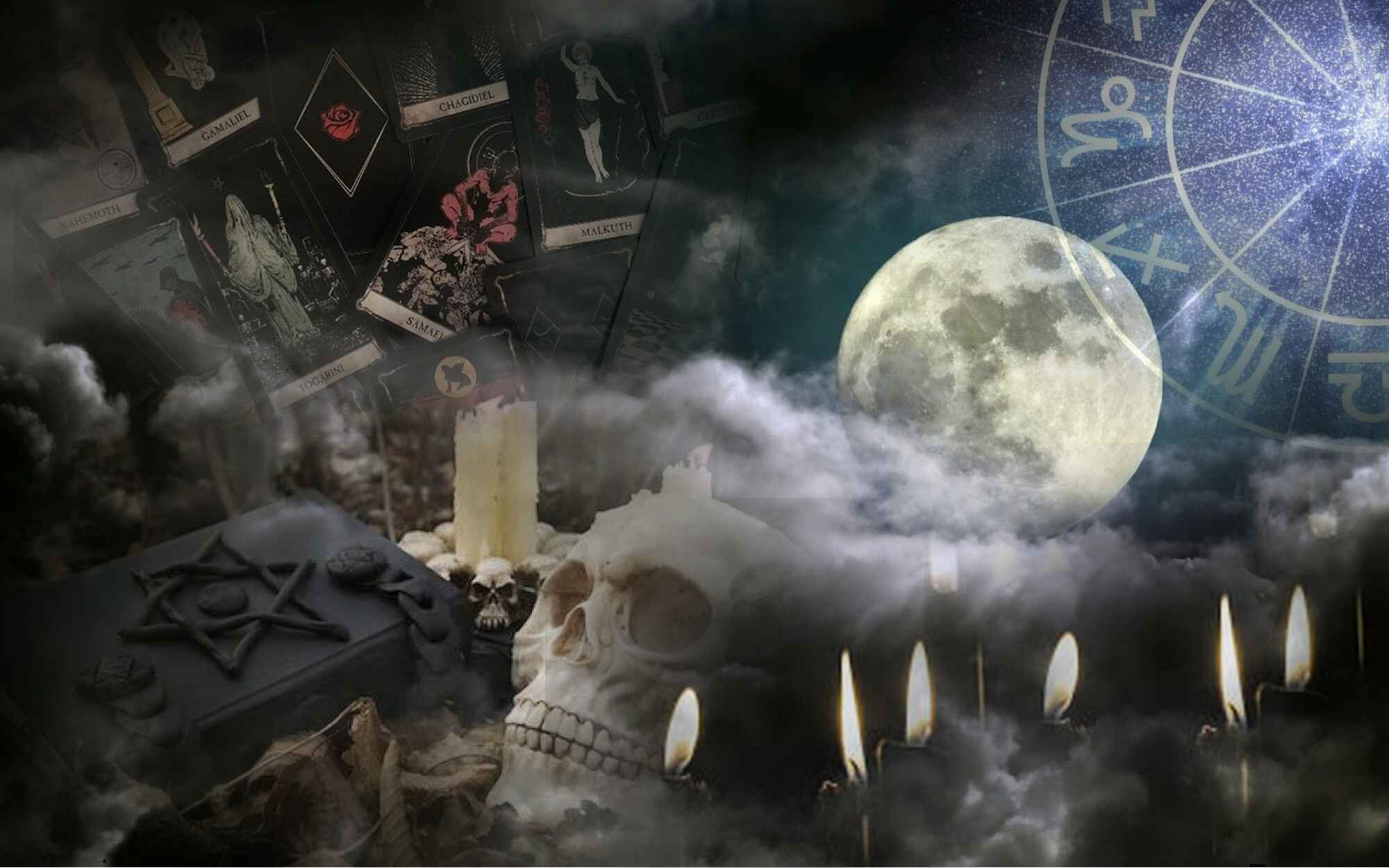 Mesa de altar ritual con cartas de tarot, calavera, libro de sombras y luna llena por el brujo negro en Los Ángeles.